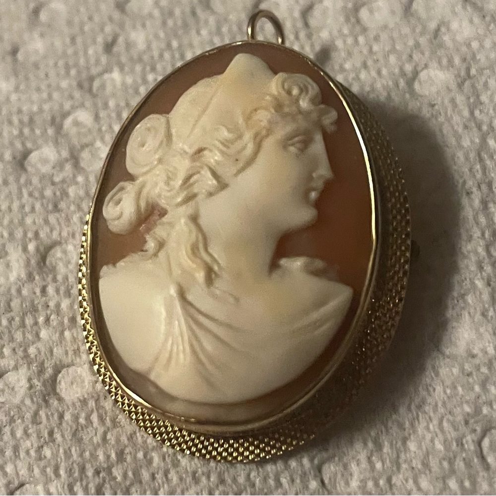 10K gold Cameo Antique Brooch Pendant
